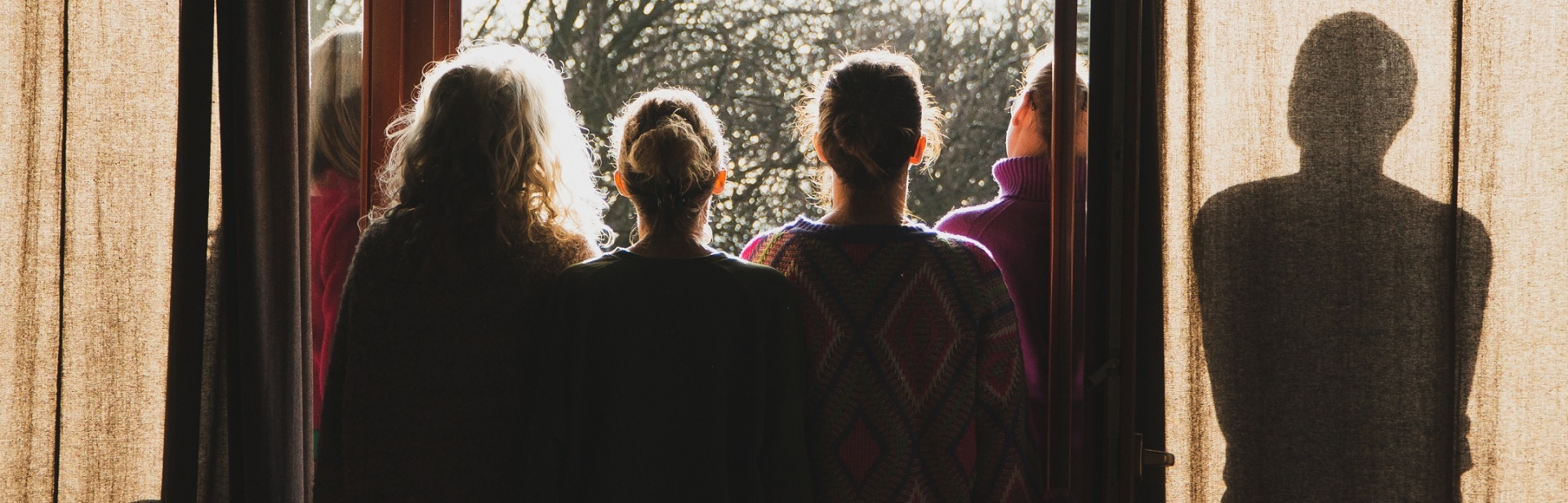 kobiety na warsztacie oddychania śniące ciało, oddech holotropowy